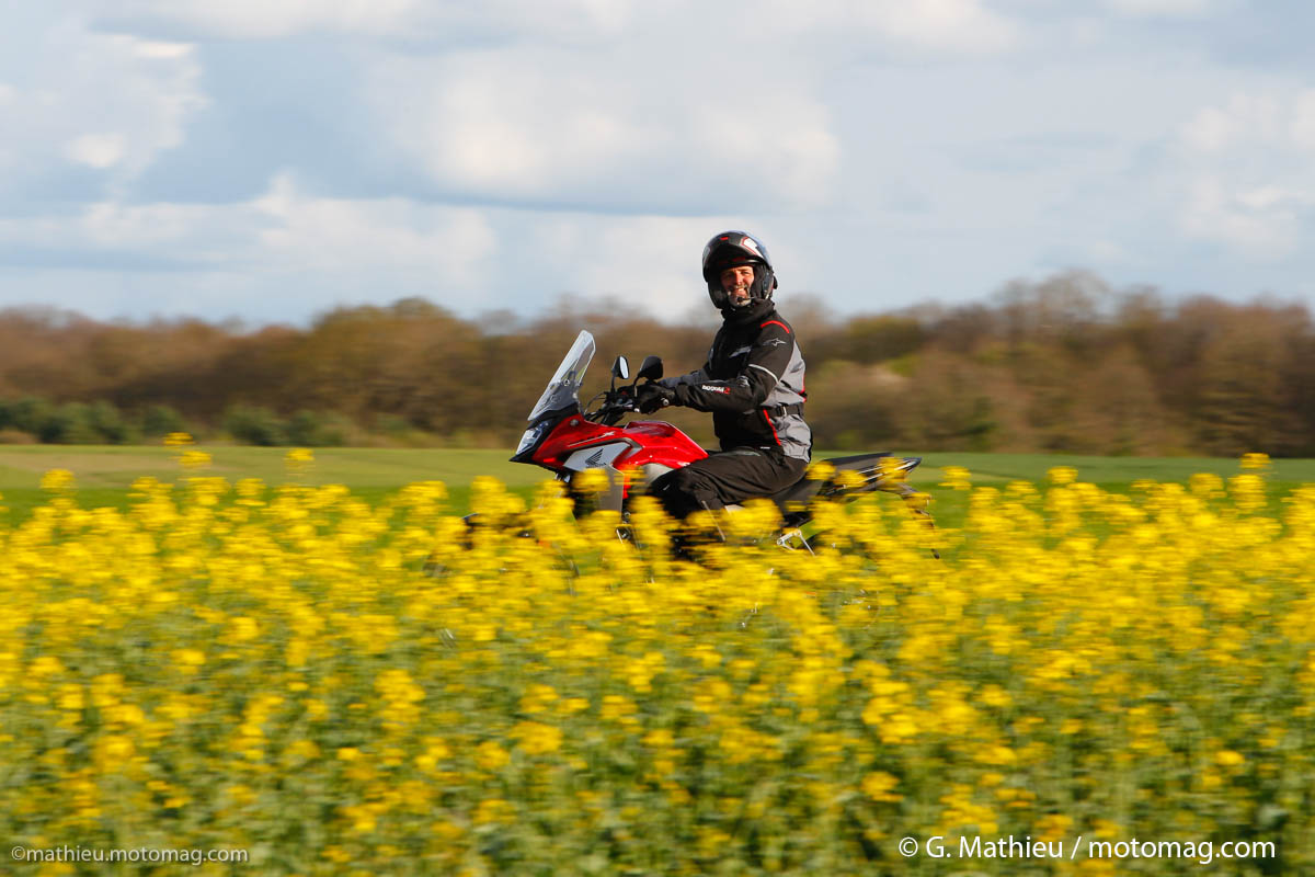 Faire de la moto rend heureux. La science l'affirme (...)