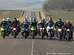 50 motos pour bien choisir : guide d'achat Moto (...)