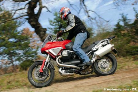 Moto Guzzi 1200 Stelvio : gare aux petits chemins !