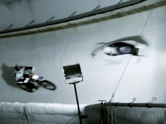 Sport d'hiver : BMW contre bobsleigh (+ vidéo)
