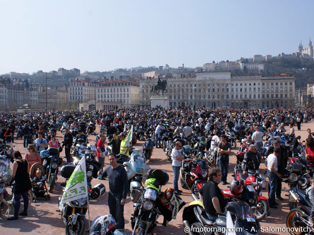 Manif moto du 24 mars Lyon : 10.000 motards sur la (...)
