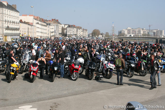 Manif moto 24 mars Nantes : 1300 motards manifestent (...)
