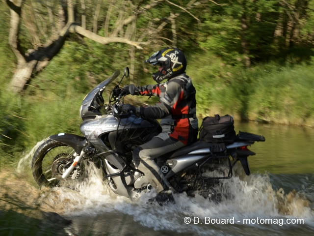 Bagagerie moto : sacs de selle innovants pour roadsters et ()