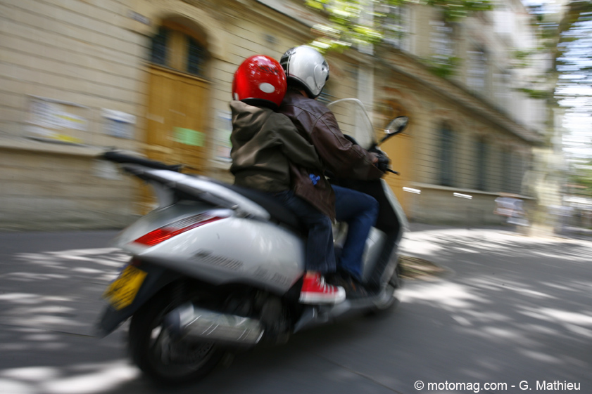 Transporter un enfant à moto et scooter : un chiffre qui (...)