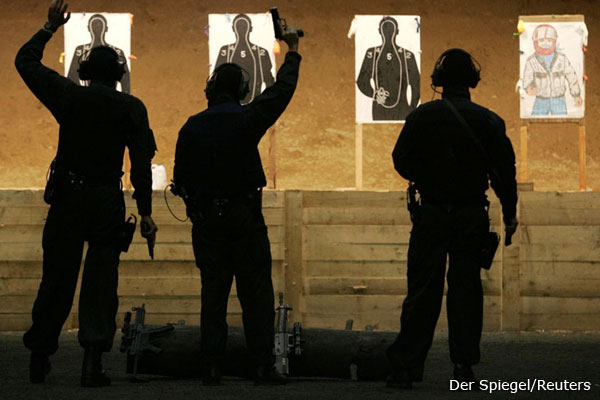 Police allemande et tir aux pigeons casqués