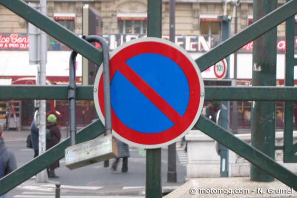Stationnement moto à Paris : emplacements tarifés (...)