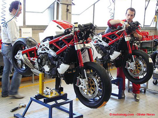 Italie : visite à moto au pays des belles mécaniques ! (...)