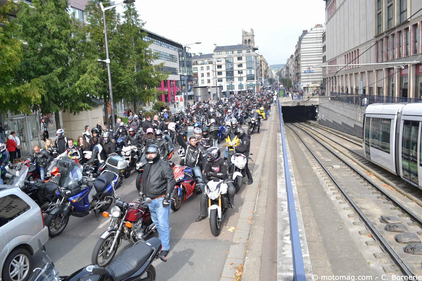 Manifestation FFMC à Rouen : 2.000 motos dans la (...)