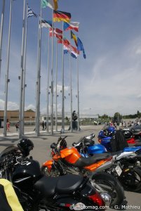 Contrôle technique moto : les motos au Parlement