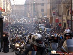 Manif moto 24 mars Nancy : 2200 motards place de la (...)