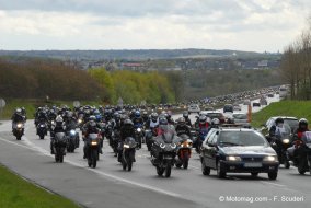 800 motards picards bloquent Amiens