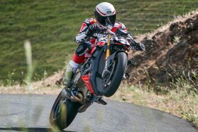 Ducati engage une Streetfighter V4 à Pikes Peak (...)
