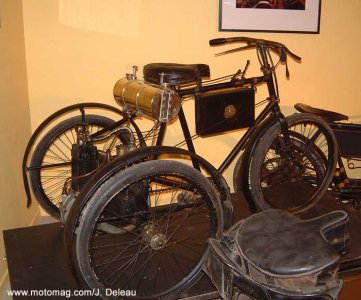 Musée Chapleur : tricycle De Dion-Bouton