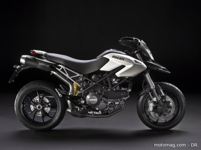 Ducati Hypermotard 796 : air de famille prononcé