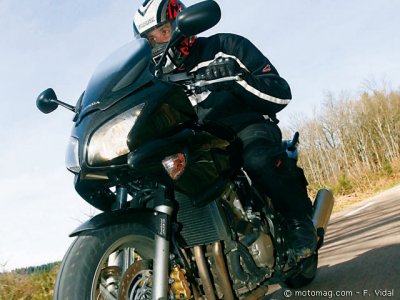 Honda CBF 1000 : moto « couteau suisse »