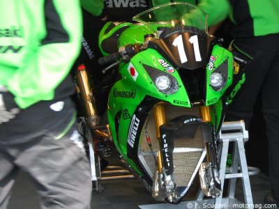 Pirelli : le team Kawasaki SRC équipé