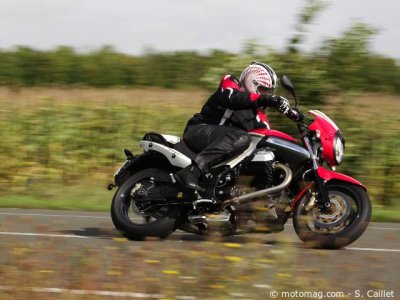 Moto Guzzi 1200 Sport 8V Corsa : imposante
