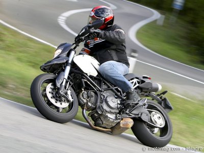 Essai Ducati 796 Hypermotard : pas plus d’angle !