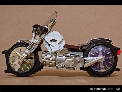Des motos miniatures à partir de vieilles montres