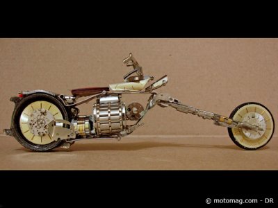 Des motos miniatures à partir de montres cassées