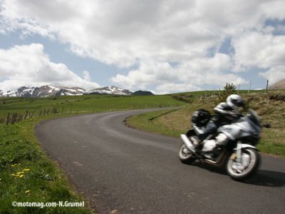 Rallye touristique en Auvergne, terre de moto