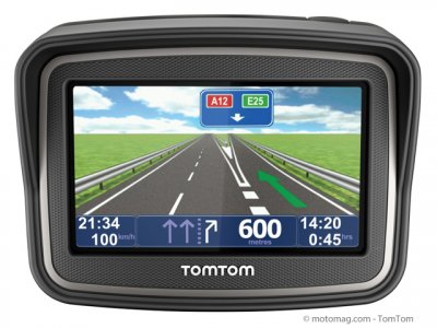 Match GPS moto Garmin vs Tomtom : réalité augmentée