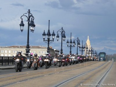 Toutes en Moto Bordeaux 2013 : traversée du pont