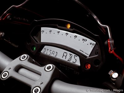 Essai Ducati Monster 1100 EVO : vie à bord