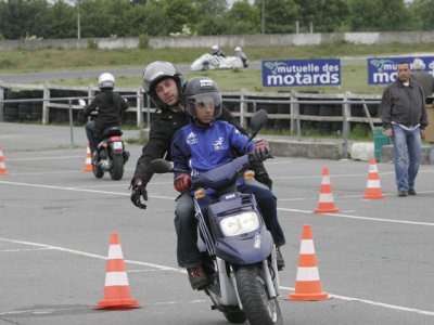 30 ans FFMC à Carole : les scooters 50 à l’essai