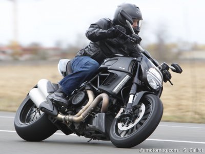 Essai Ducati 1200 Diavel : étonnant 
