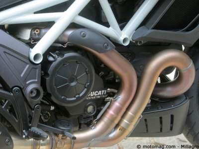 Ducati 1200 Diavel Carbon : Testrastretta 11°
