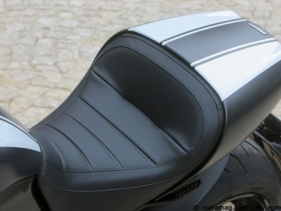 Ducati 1200 Diavel Carbon : ergonomie