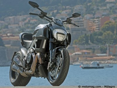 Ducati 1200 Diavel Carbon : « en biseau »