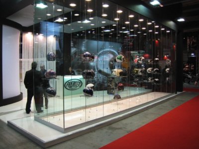 Conso Milan 2010 : casque titane, luxe à l’italienne