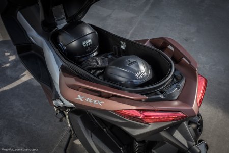 Yamaha X-Max 300 : grand coffre