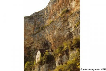 Vallée du Lot, grottes fortifiées