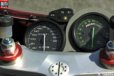 Ducati 998 Superbike : à bord