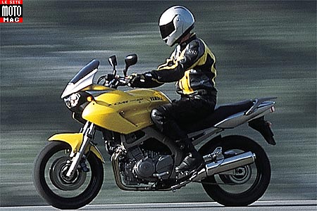 Yamaha 900 TDM : position de conduite droite