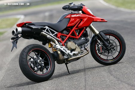 Ducati 1100 Hypermotard : béquille