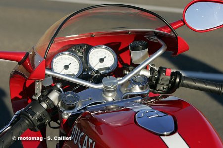 Ducati Sport 1000 S : à bord