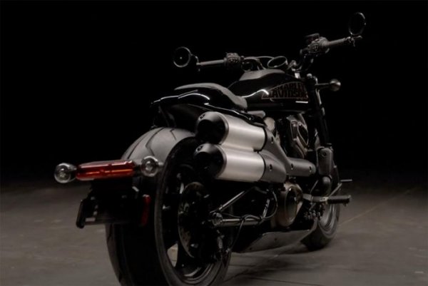 Harley-Davidson Custom 1250 2022 {JPEG}